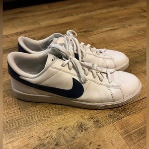 Men’s Nike Tennis Classic CS shoes - Navy and white size 12